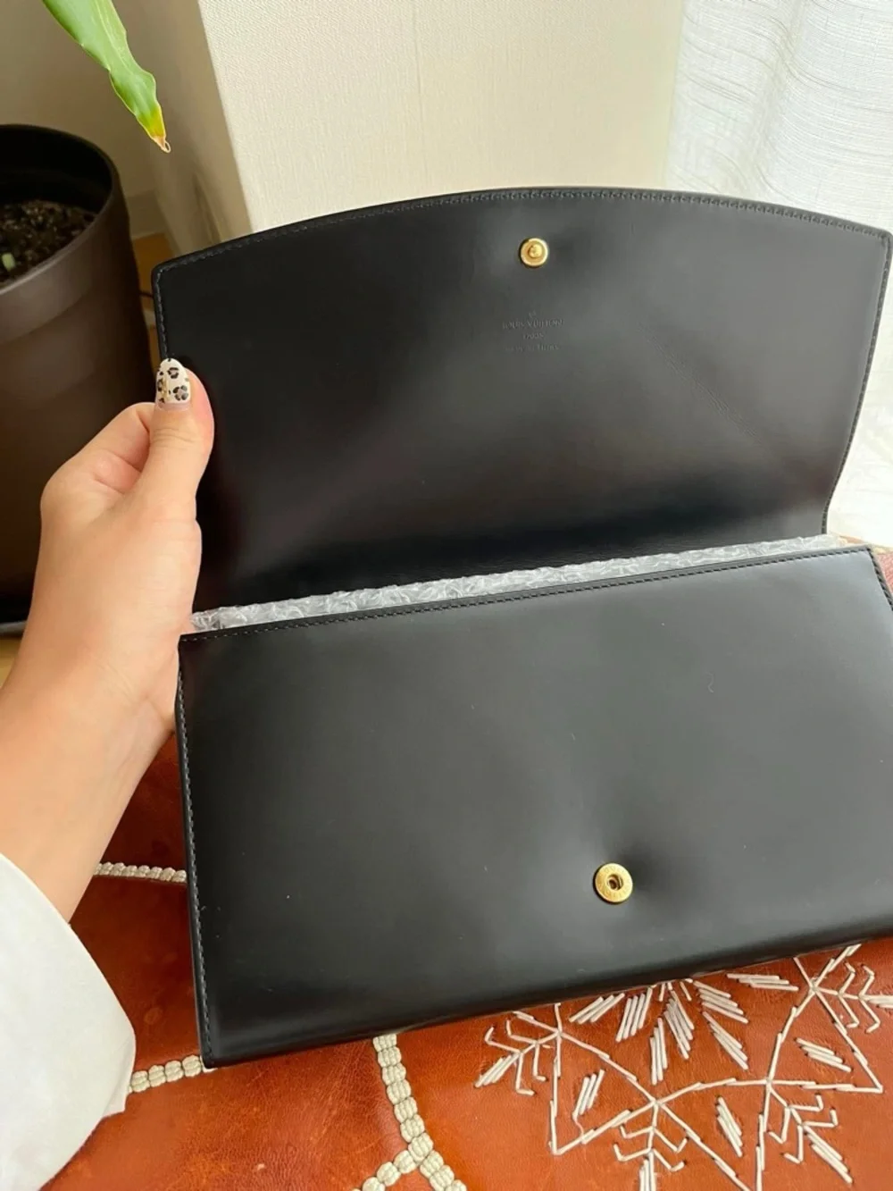 Louis Vuitton Opera Egee Pochette - Picture 7 of 12